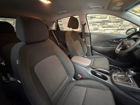 Certified 2023 Hyundai Kona SEL AWD/4WD image 17