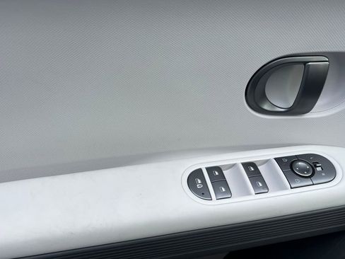 New 2026 Hyundai Ioniq 5 SE image 9