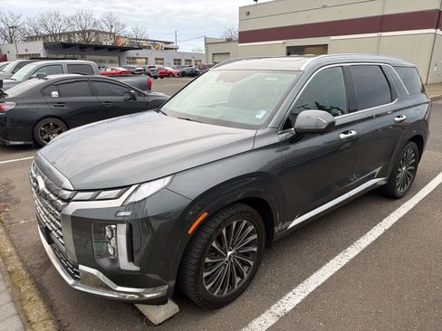 Used 2023 Hyundai Palisade Calligraphy w/ Cargo Package image 1