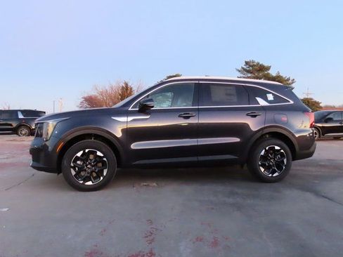 New 2026 Kia Sorento S AWD/4WD image 4