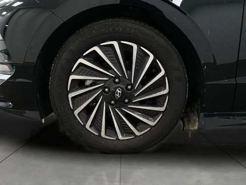 Used 2025 Hyundai Sonata Limited image 12