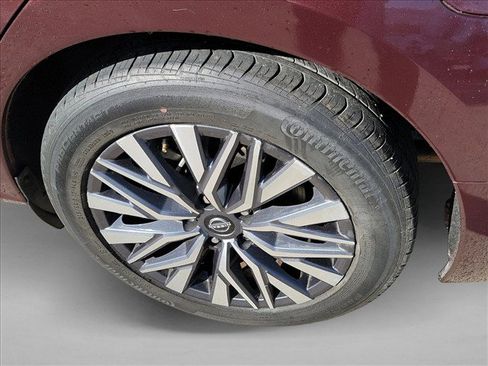 Used 2023 Nissan Altima 2.5 SV FWD image 11