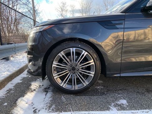 New 2026 Land Rover Range Rover Sport Dynamic SE image 9