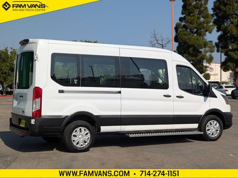 Used 2023 Ford E-Transit Medium Roof image 2