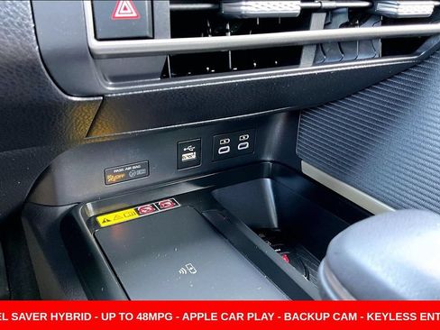 Used 2025 Toyota Camry SE FWD image 16
