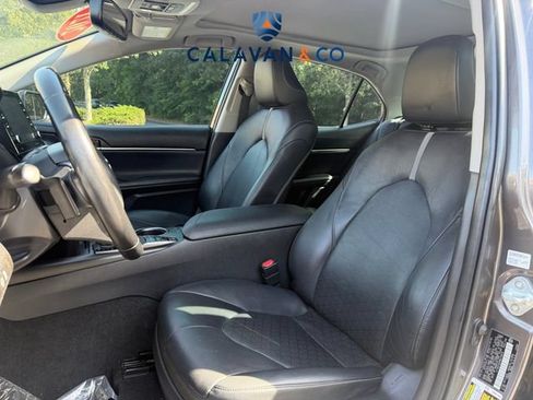 Used 2021 Toyota Camry XSE FWD image 5