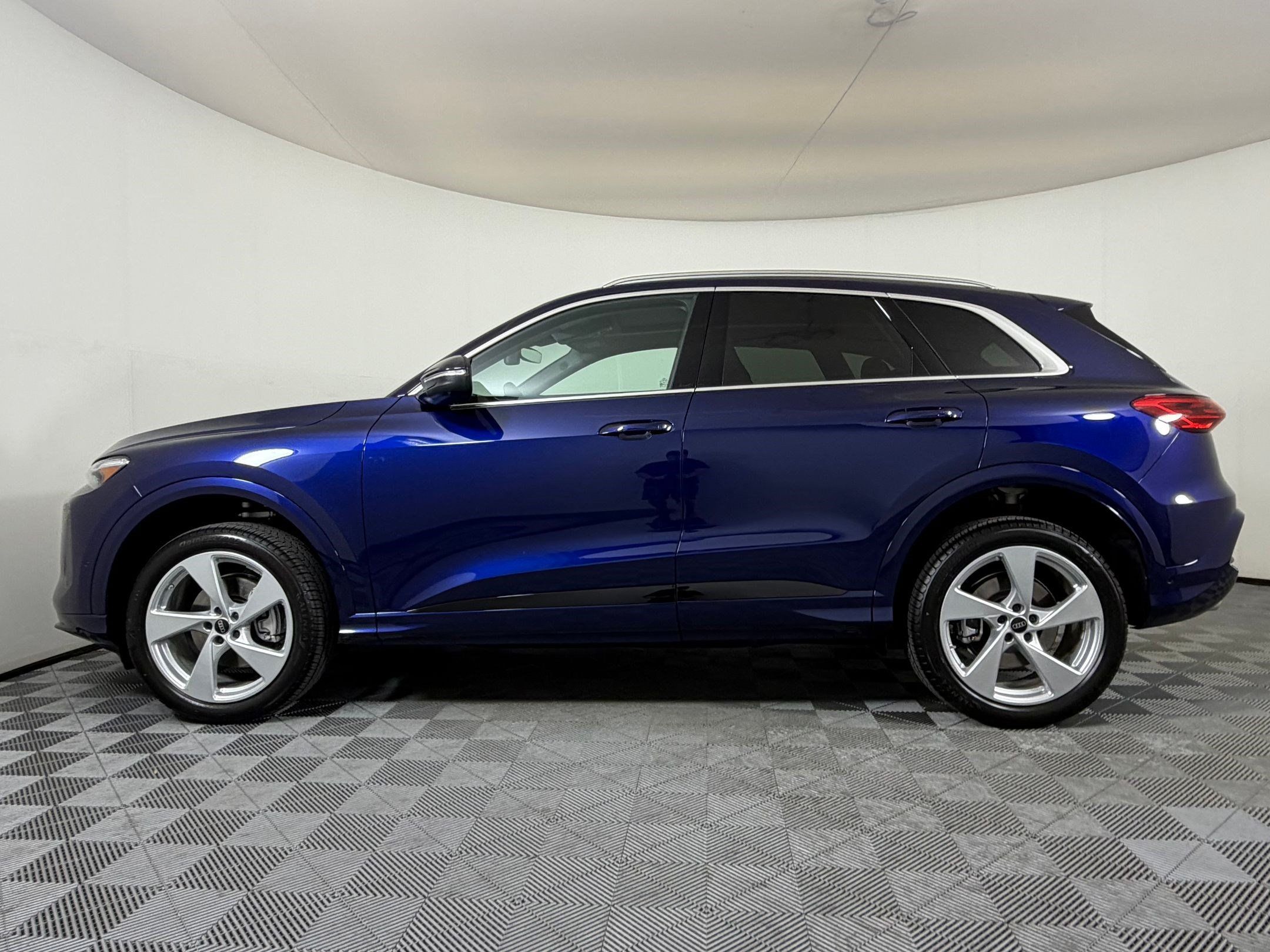 New 2026 Audi Q5 Premium Plus AWD/4WD image 2