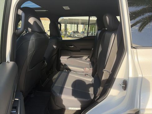 Used 2024 Lexus GX 550 w/ Accessory Package (Z1) image 10