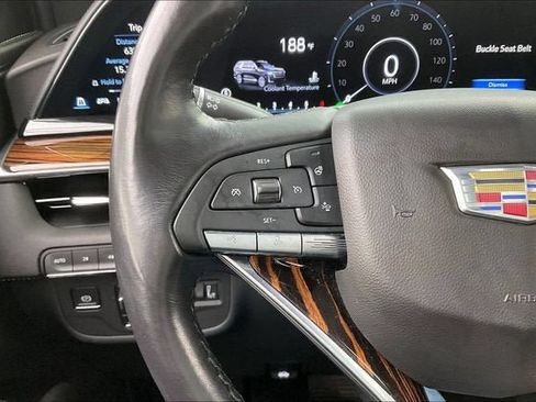 Used 2021 Cadillac Escalade Premium Luxury w/ Performance Package AWD/4WD image 23