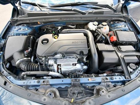 Used 2025 Chevrolet Malibu LT FWD image 13