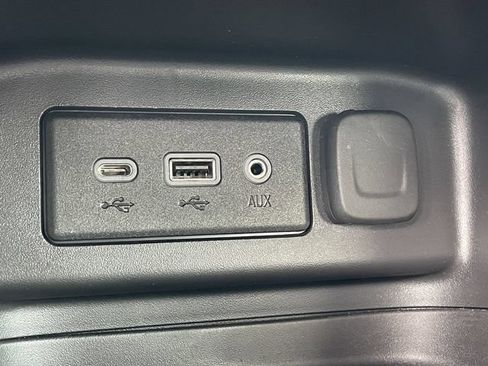 Used 2024 Chevrolet Equinox LT FWD image 20