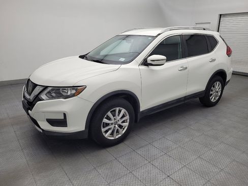 Used 2017 Nissan Rogue SV AWD/4WD image 2