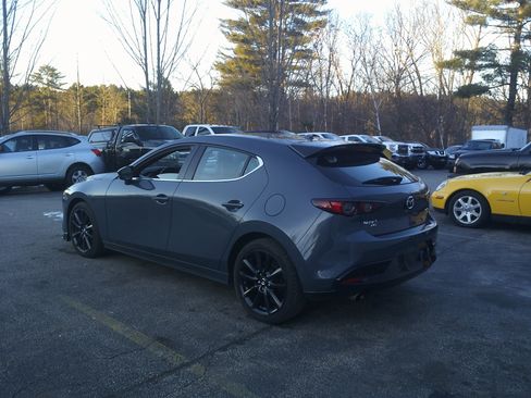 Used 2021 MAZDA MAZDA3 Hatchback w/Premium Plus Pkg image 7