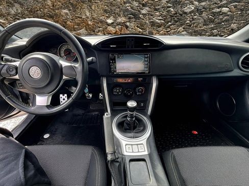 Used 2018 Toyota 86 image 13