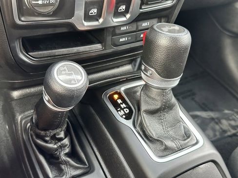 Used 2022 Jeep Wrangler Sport S image 15