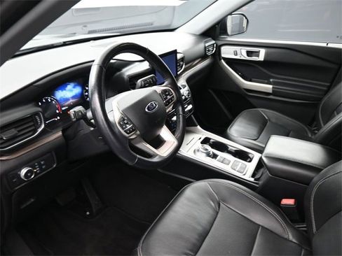 Used 2021 Ford Explorer Limited w/ Equipment Group 301A image 19
