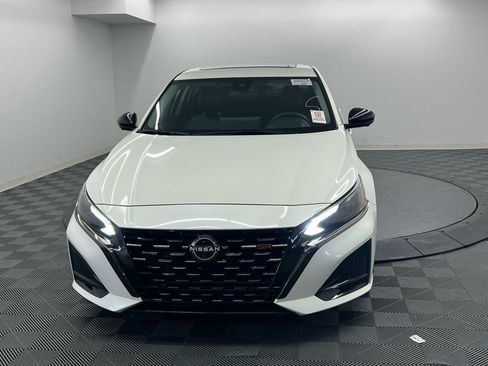 Used 2023 Nissan Altima 2.0 SR image 5