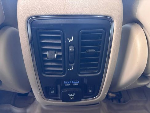 Used 2018 Jeep Grand Cherokee Overland RWD image 14
