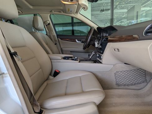 Used 2014 Mercedes-Benz C 300 C 300 Sport image 27
