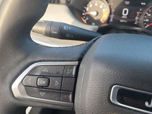 Used 2025 Jeep Compass Limited AWD/4WD image 37