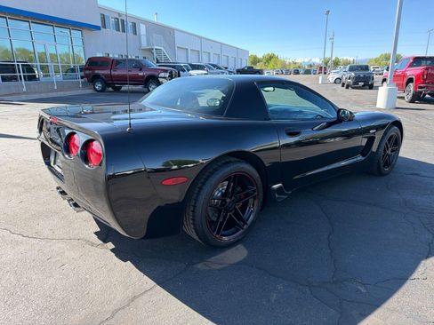 Used 2004 Chevrolet Corvette Z06 w/ Memory Package RWD image 3