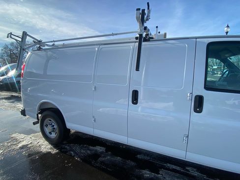 Used 2025 Chevrolet Express 2500 Extended w/ Communications Package image 40