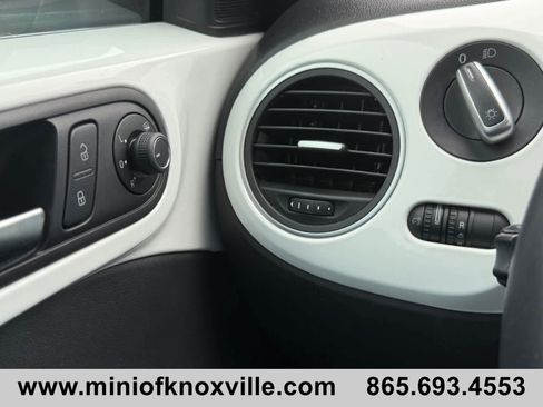 Used 2019 Volkswagen Beetle 2.0T S FWD image 37