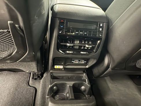 Used 2023 Jeep Grand Cherokee L Limited image 11