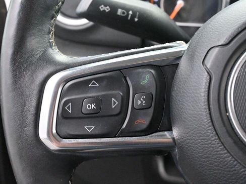 Used 2018 Jeep Wrangler Unlimited Sahara w/ Cold Weather Group AWD/4WD image 17