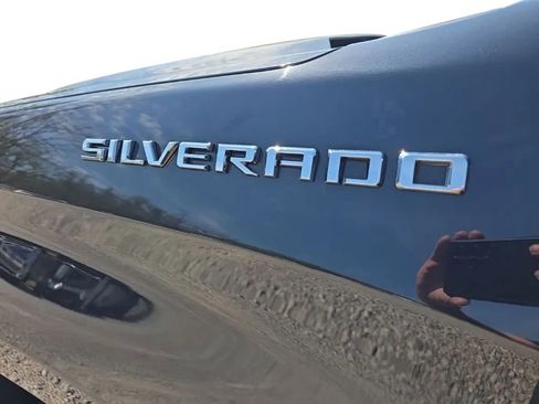 Used 2023 Chevrolet Silverado 1500 Custom AWD/4WD image 9