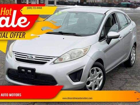 Used 2012 Ford Fiesta SE w/ Winter Pkg image 1