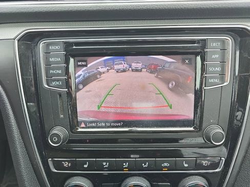 Used 2018 Volkswagen Passat 2.0T R-Line FWD image 18