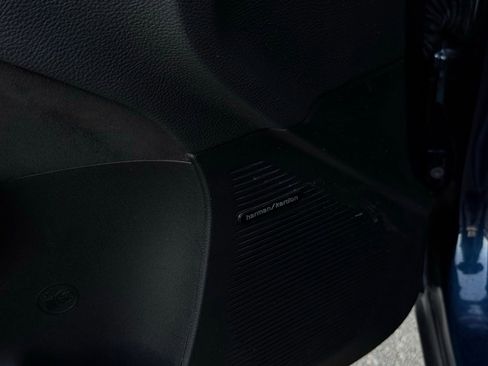 Used 2015 Dodge Challenger SRT Hellcat image 26