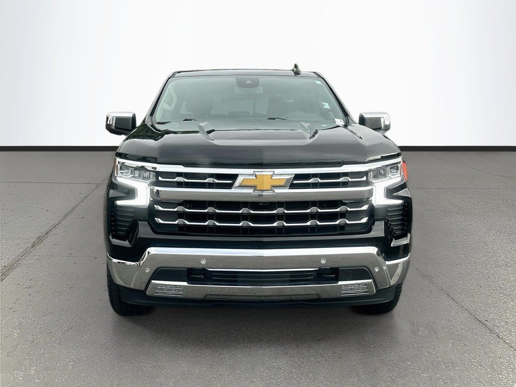 Used 2023 Chevrolet Silverado 1500 LTZ w/ LTZ Premium Package AWD/4WD image 2