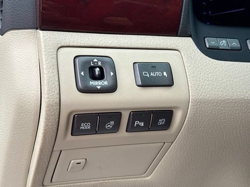 Used 2011 Lexus LS 460 AWD w/ Luxury Value Edition image 18