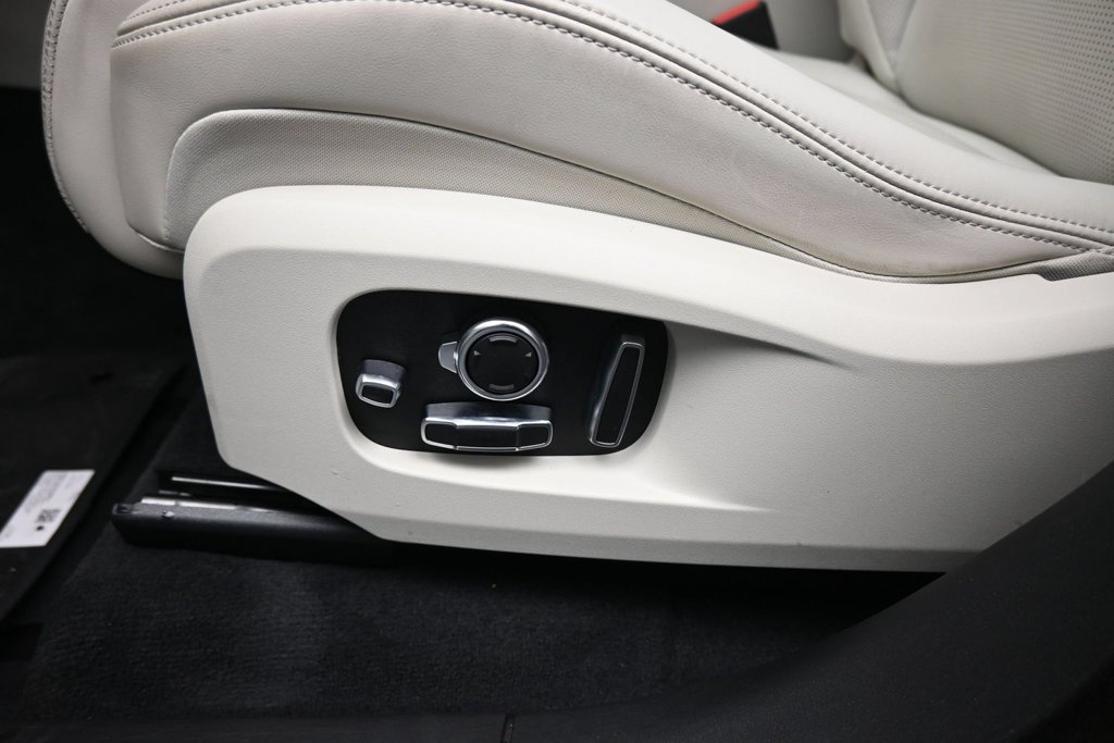 Used 2023 Jaguar F-PACE R-Dynamic S AWD/4WD image 9
