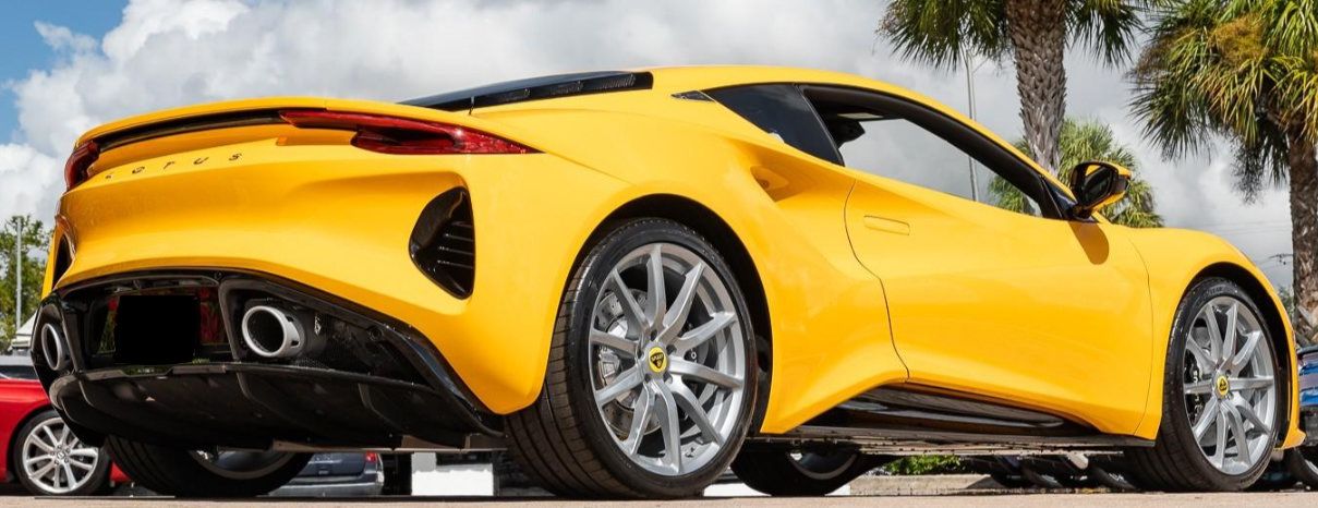 Used 2025 Lotus Emira RWD image 2