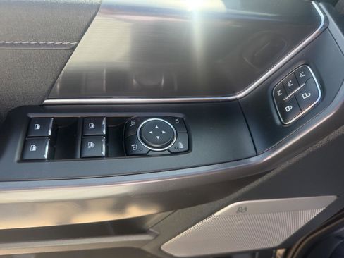 Used 2025 Ford F150 Lariat w/ Equipment Group 501A Mid AWD/4WD image 12