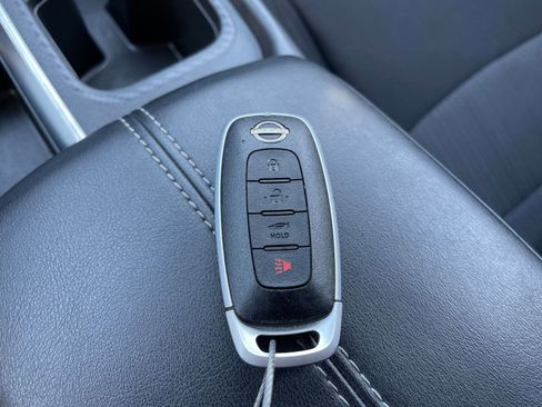 Used 2025 Nissan Sentra SV image 21