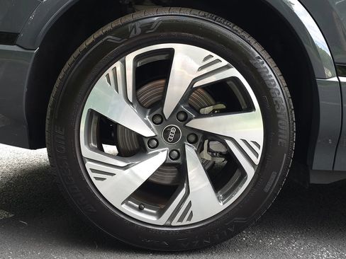 Used 2025 Audi Q6 e-tron Premium Plus w/ Premium Plus AWD/4WD image 65
