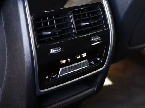 Used 2021 BMW X5 xDrive40i w/ Convenience Package AWD/4WD image 17