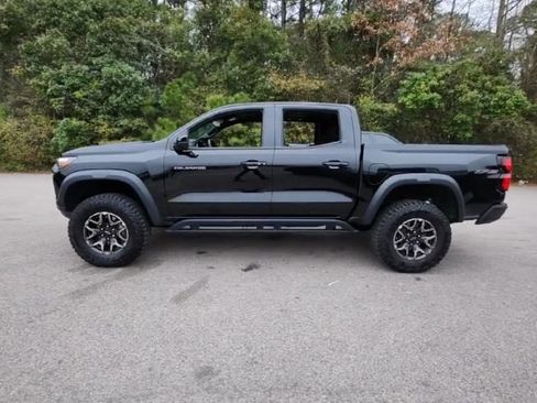 Used 2024 Chevrolet Colorado ZR2 w/ Technology Package image 10