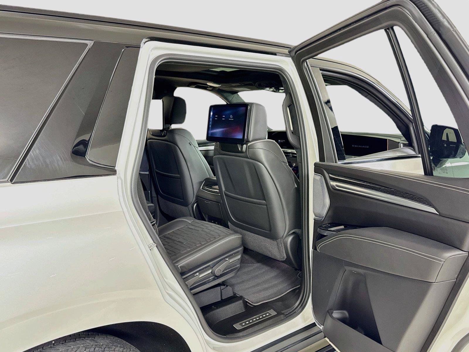 Used 2025 Cadillac Escalade V w/ LPO, ONYX Package AWD/4WD image 30