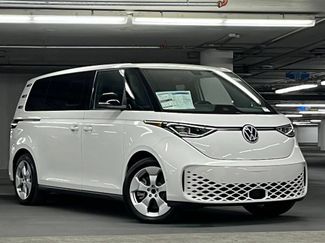 New 2025 Volkswagen ID. Buzz Pro S RWD video 2
