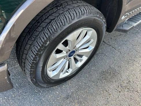 Used 2016 Ford F150 Lariat w/ Equipment Group 501A Mid AWD/4WD image 18