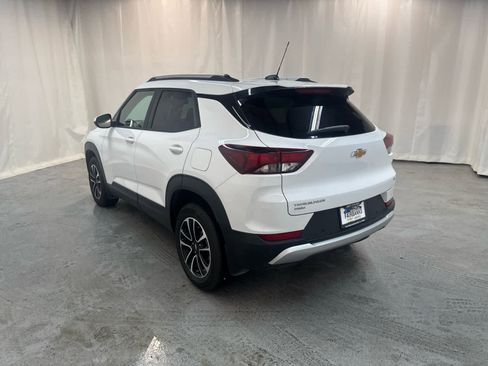 Certified 2025 Chevrolet TrailBlazer LT w/ Convenience Package image 3