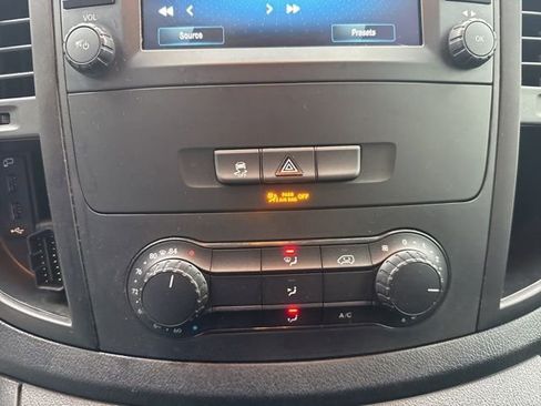 Used 2023 Mercedes-Benz Metris image 22