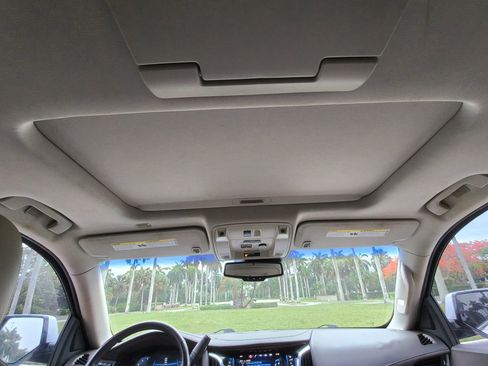 Used 2016 Cadillac Escalade Luxury RWD image 20