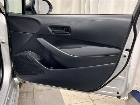 Used 2025 Toyota Corolla LE image 12