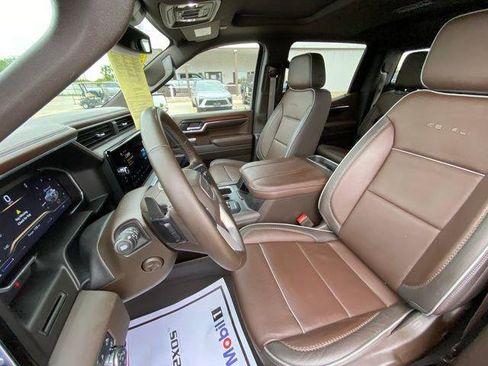 Used 2024 GMC Sierra 1500 Denali RWD image 12